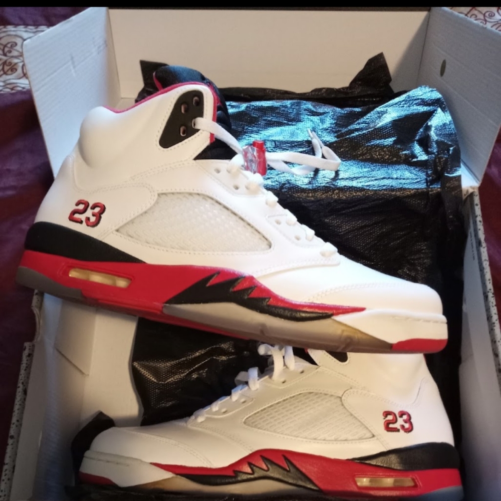 Air Jordan 5 fire red retro